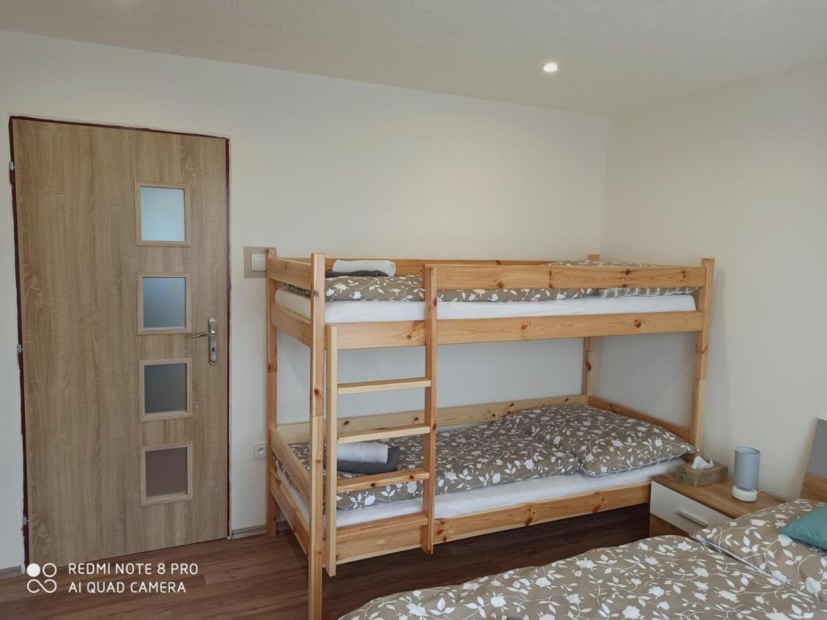 Apartman U Vrbu แชร์นาฟ โปชูมาวี ภายนอก รูปภาพ