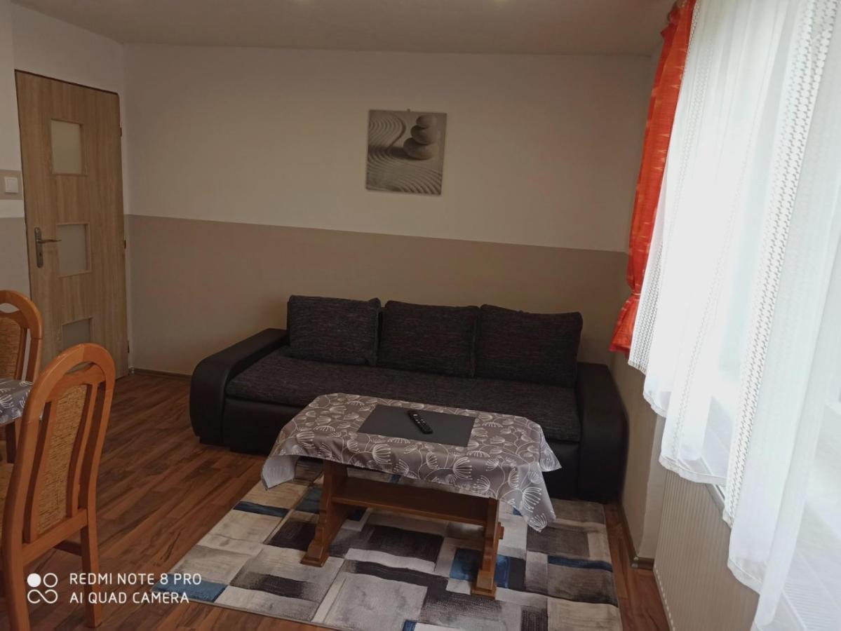 Apartman U Vrbu แชร์นาฟ โปชูมาวี ภายนอก รูปภาพ