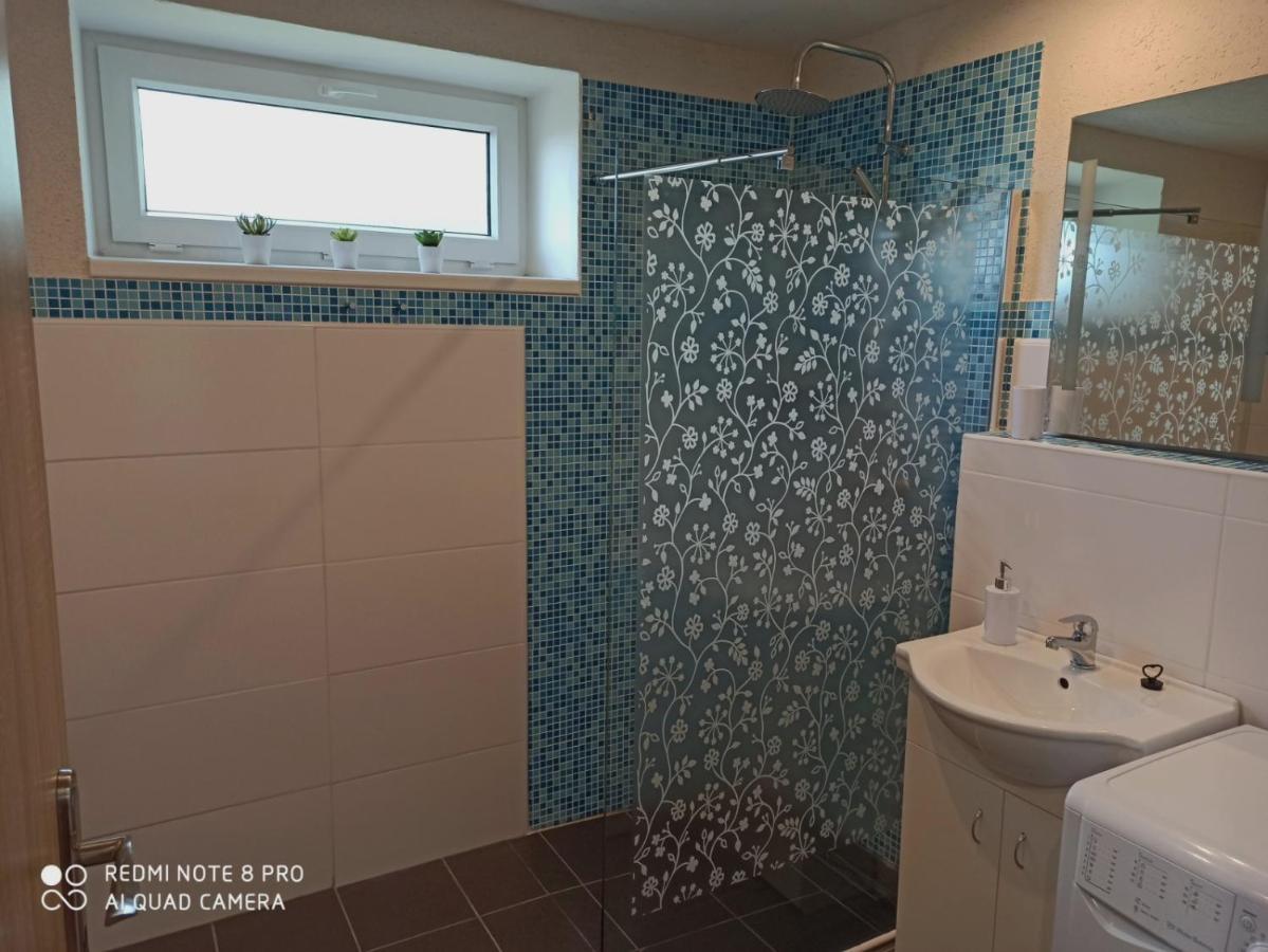 Apartman U Vrbu แชร์นาฟ โปชูมาวี ภายนอก รูปภาพ