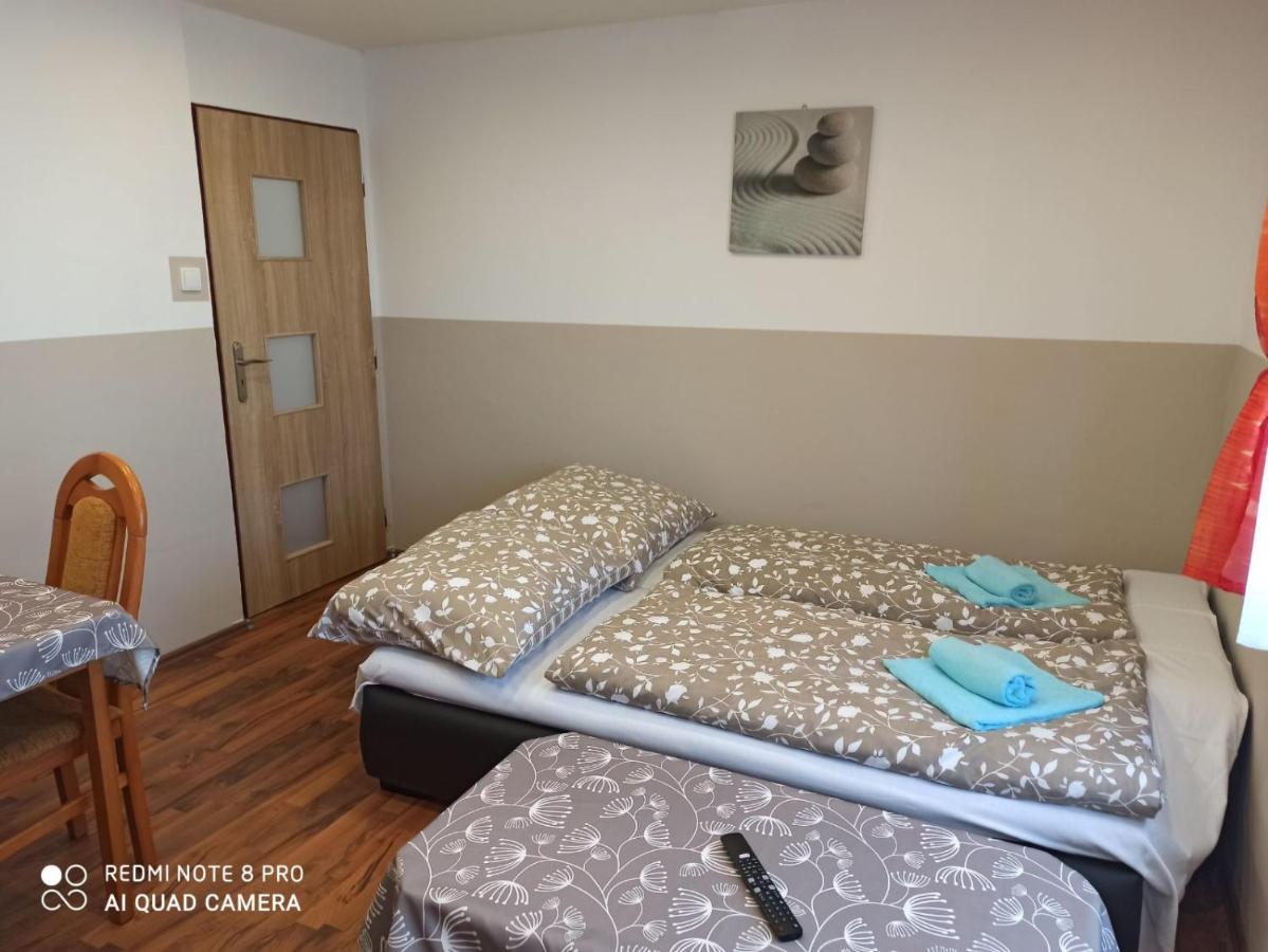 Apartman U Vrbu แชร์นาฟ โปชูมาวี ภายนอก รูปภาพ